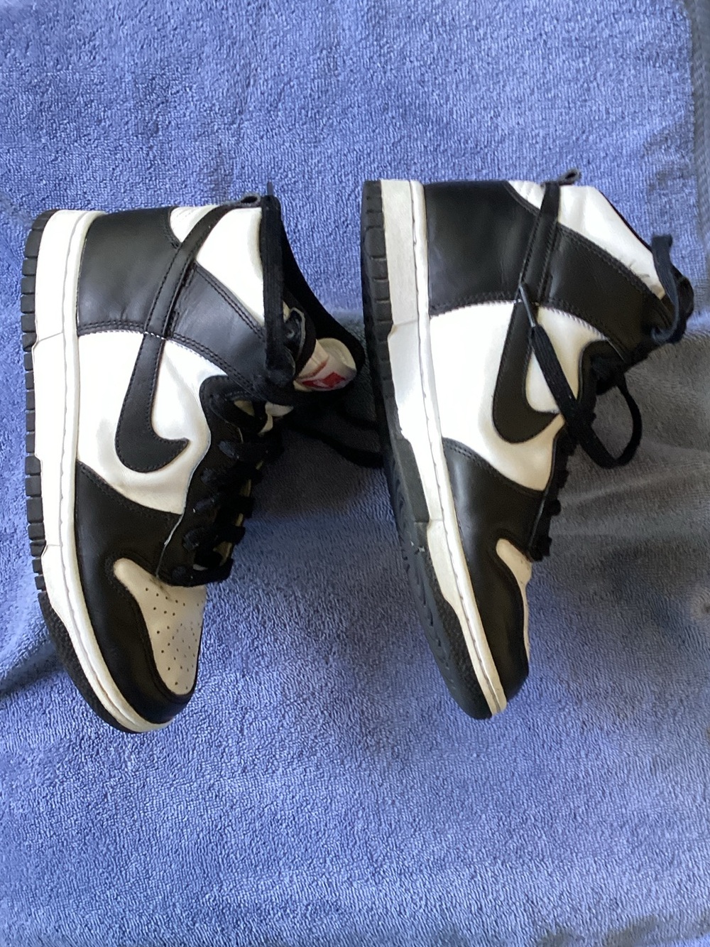 NIKE
DUNK HIGH - Picture 3 of 7